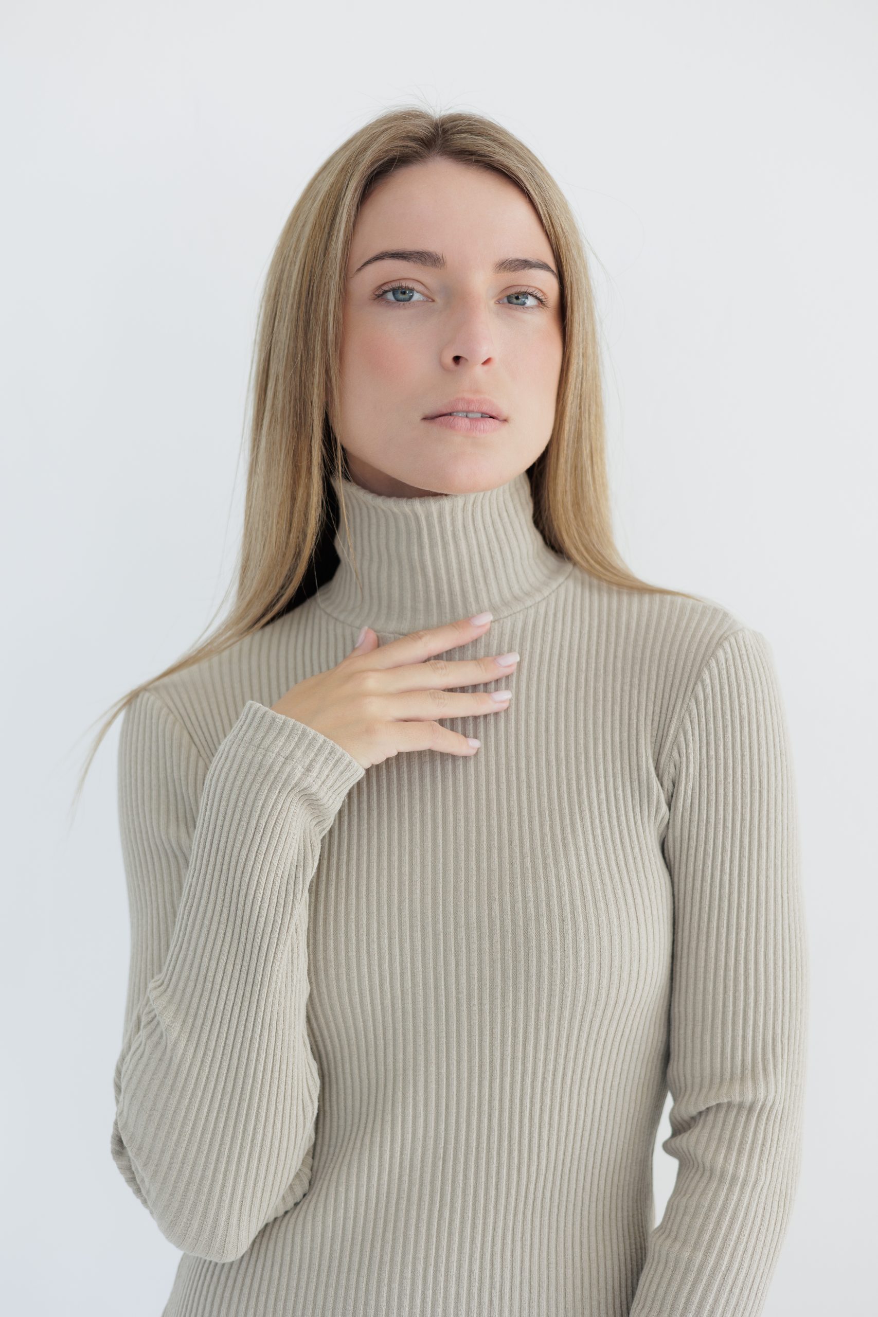 Kleita ar garām piedurknēm - attēls 7