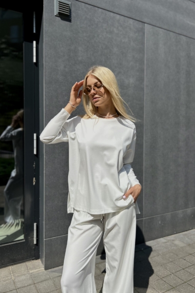 EASE tops ar piedurknēm