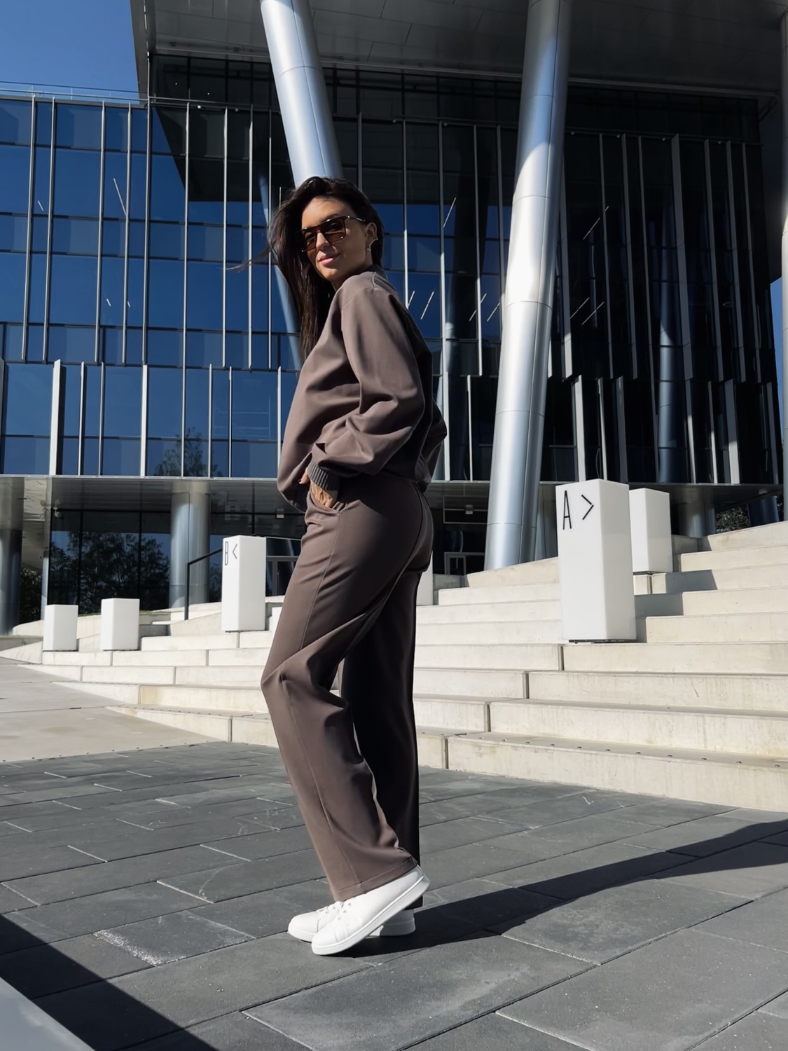 Taisnā piegriezuma bikses - attēls 4